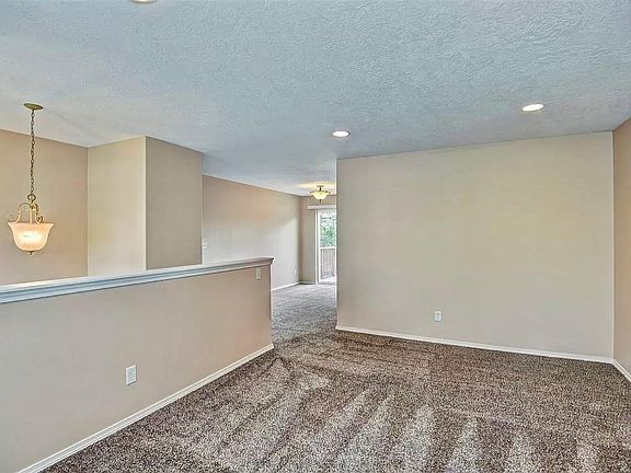3rd image of 807 W Kiernan Ave