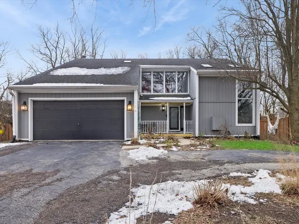 365 61st St, Willowbrook, IL 60527