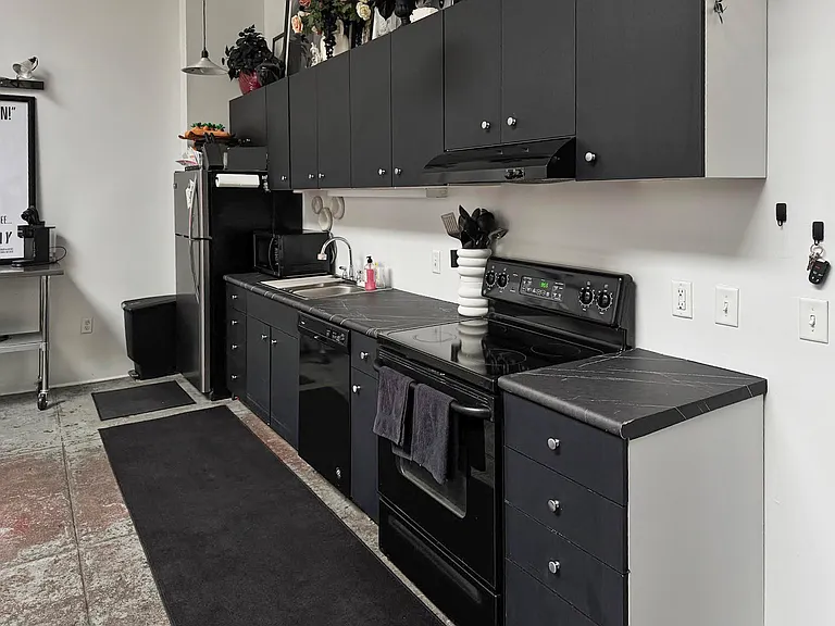 410 N Craig St #D — Photo 8