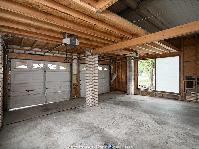 16 Eugenie St #UPPER — Photo 38
