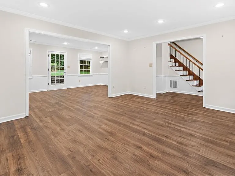 4496 Windsor Oaks Dr — Photo 10
