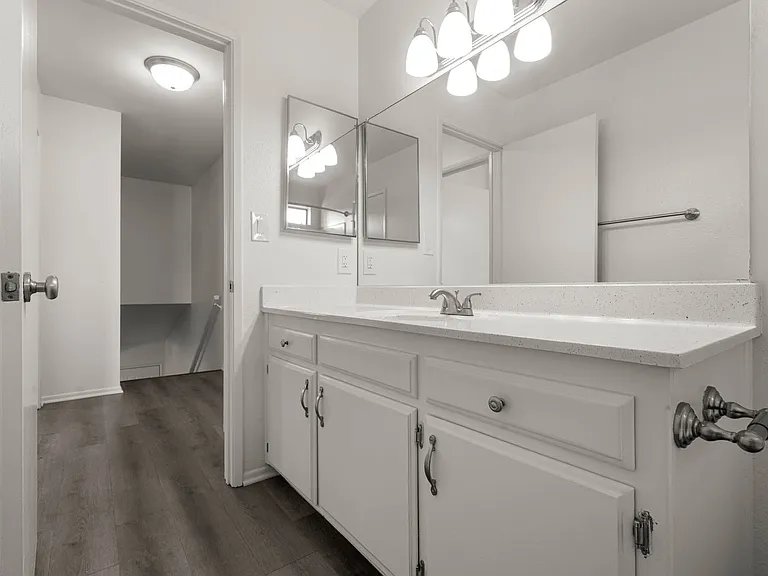 Park Place Apartments — Photo 18