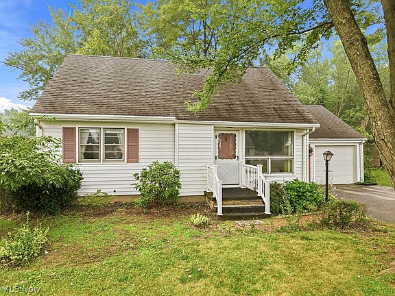 3rd image of 219 Eldon Dr