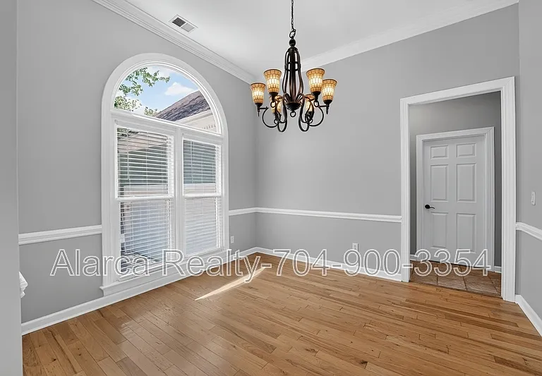 12736 Wetherburn Ln — Photo 7