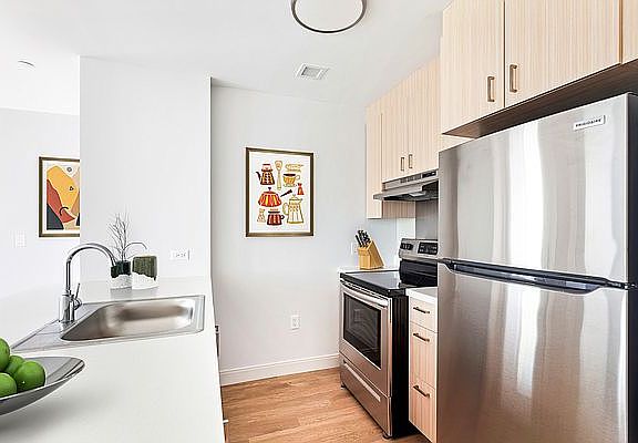 5th image of 75 E 111th St #2B