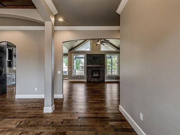 4th image of 2708 Bison Dr