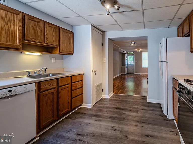 608 S Milton Ave — Photo 6