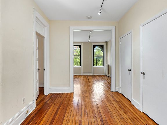 5th image of 332 E 67th St APT 18