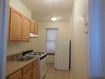 2nd image of 481 Wales Ave APT 4A