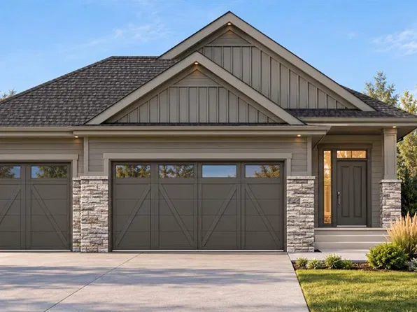 84 E Emerson Cres, Okotoks, AB T1S 5W7