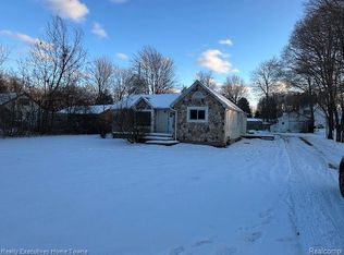 3081 Simpson Rd, Fort Gratiot, MI 48059