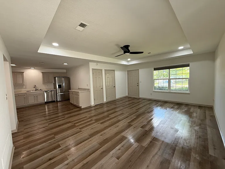 505 Jackson St — Photo 2
