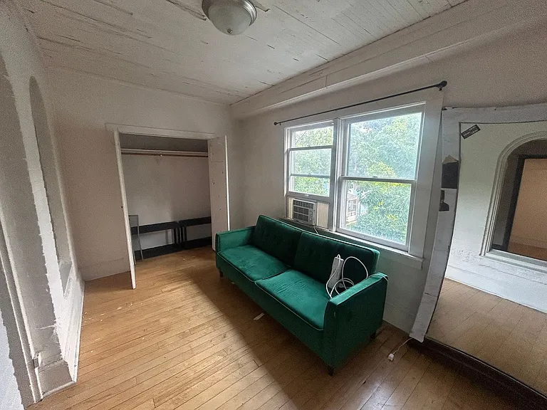 651-655 W Portland Ave — Photo 7