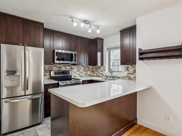 1110 S 14th Ave SW, Calgary, AB T2R 0P2