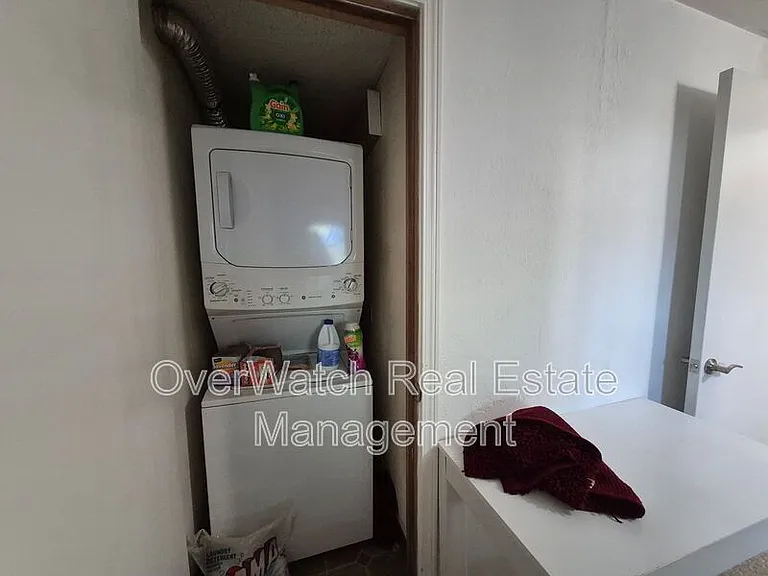 429 Creekside St #B — Photo 7