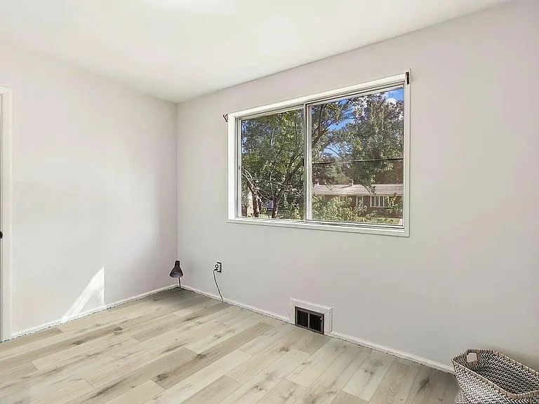 7608 Wellesley Dr — Photo 17