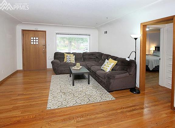 5th image of 504 N Sheridan Ave