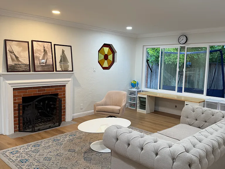 846 Embarcadero Rd — Photo 1