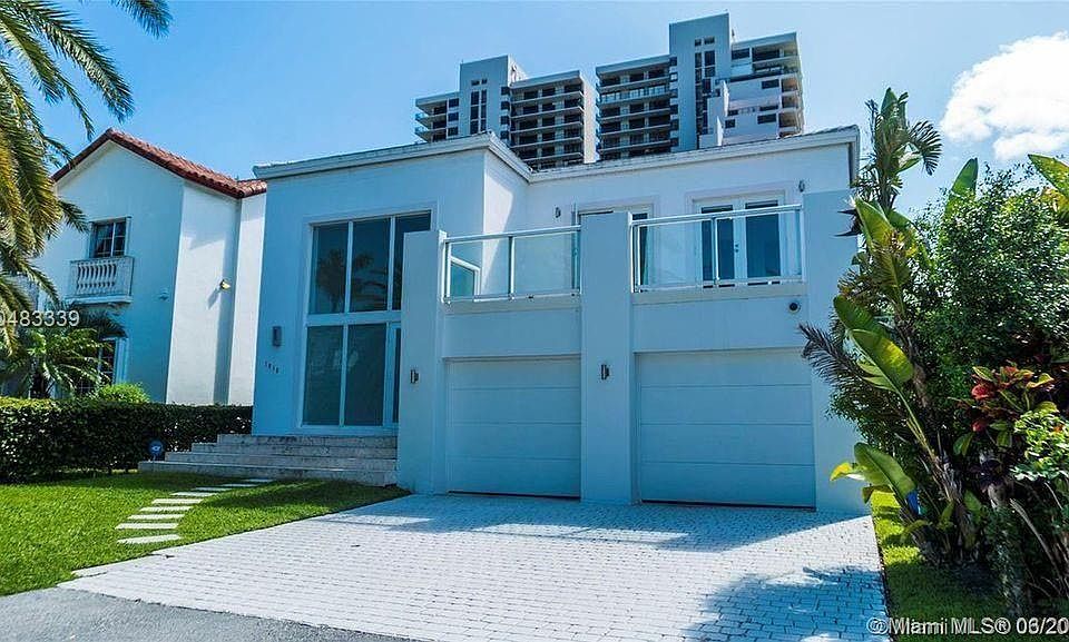 1st image of 1000 N Venetian Dr