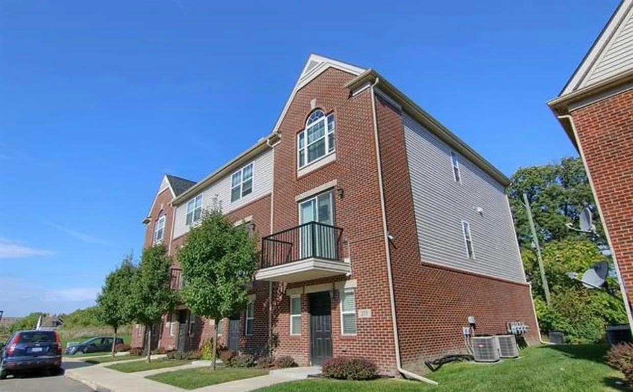 275 E Palmer St — Photo 2
