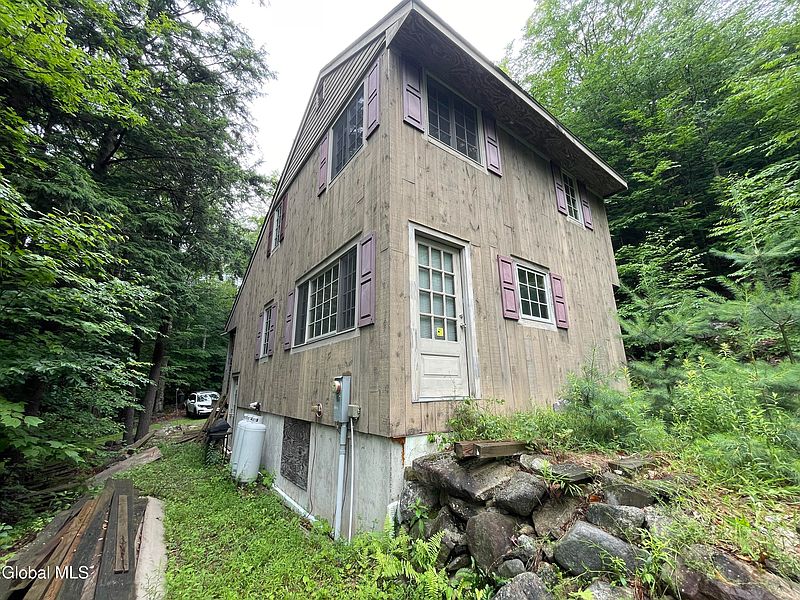 5th image of 139 Hogtown Road