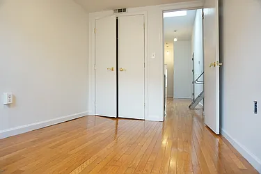 Rented by Rennit Inc.