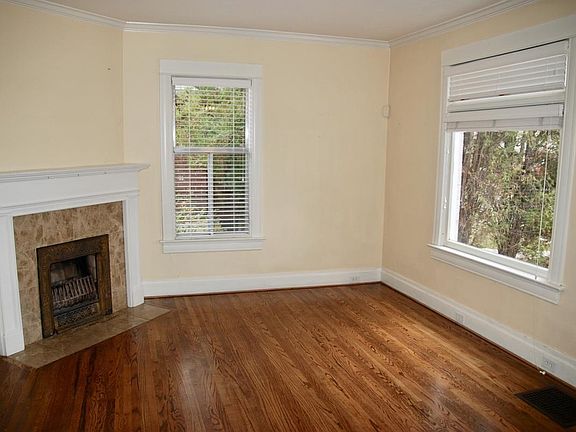 3rd image of 1379 S Lincoln St