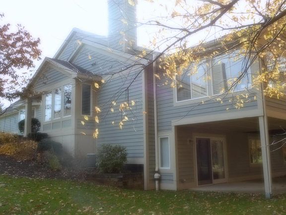 2nd image of 7722 Greenbrier Dr NE