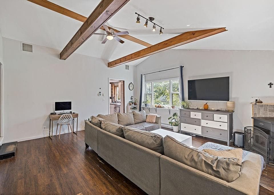 1st image of 383 Haviland Drive