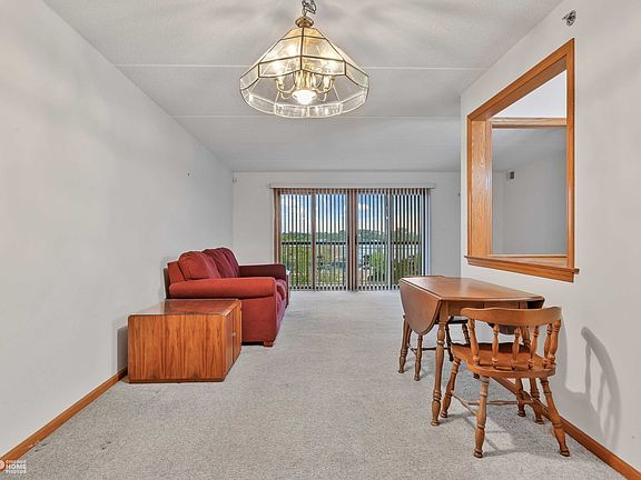 2nd image of 7120 N Milwaukee Ave APT 502
