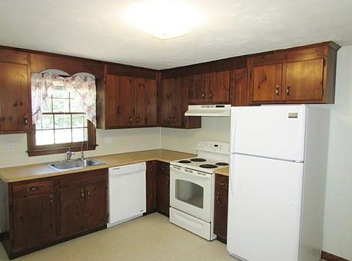 2nd image of 315 Creek St #315