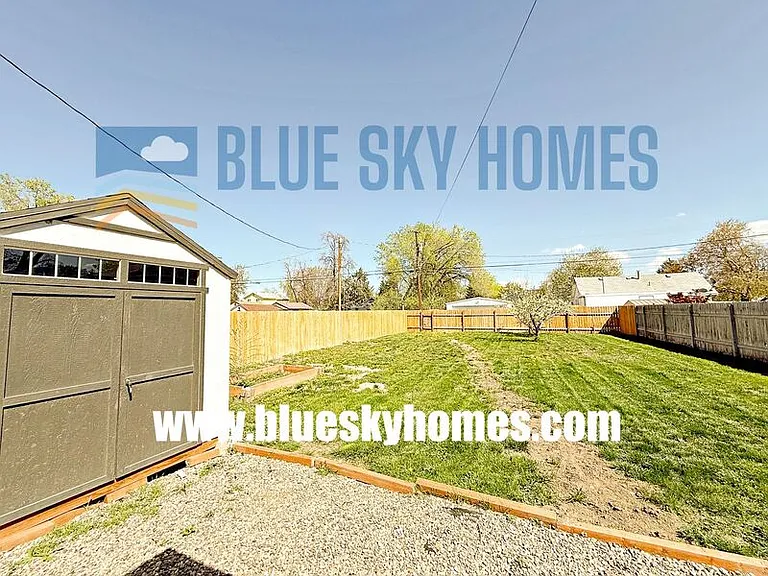 320 S Chestnut St — Photo 9