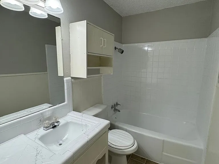 315 N Walnut St — Photo 7