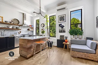 Rented by Coldwell Banker Warburg