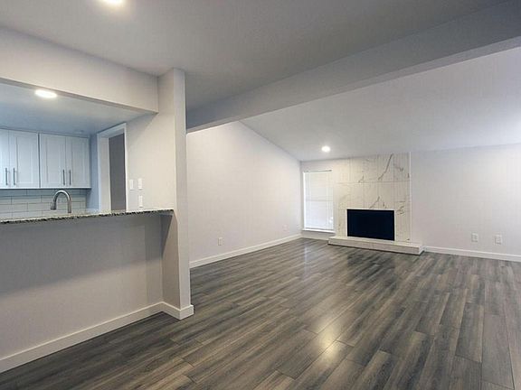 3rd image of 12816 Midway Rd APT 2049