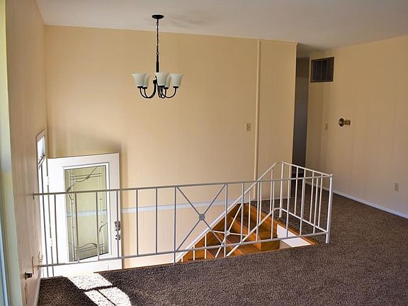 2nd image of 1274 Frayne Dr