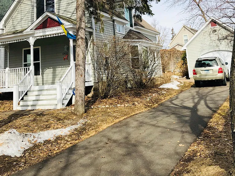 12620 Newell Ave — Photo 2