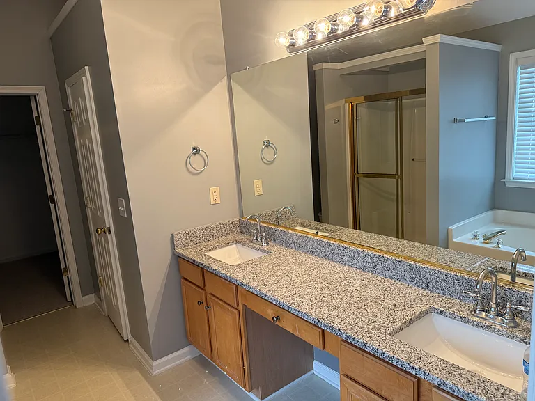 5517 Keowee Way — Photo 9