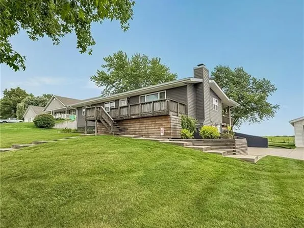 26240 Lakeview Dr, Maryville, MO 64468