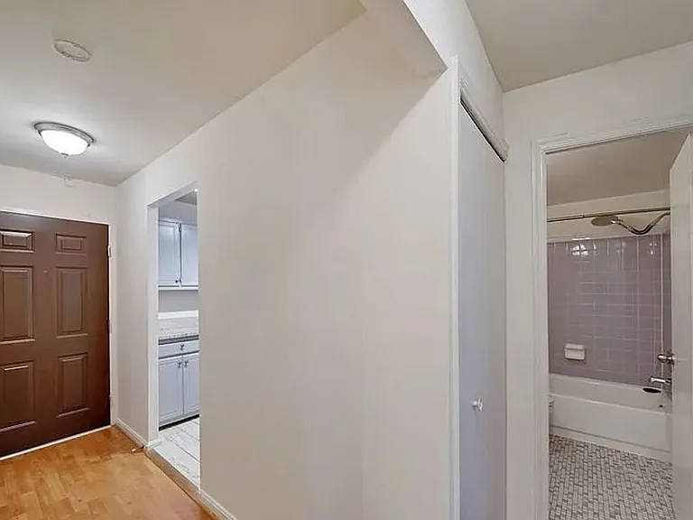 1421 Columbia Rd NW #304 — Photo 3