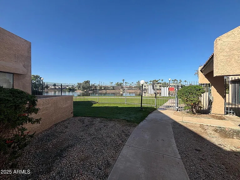 10828 N Biltmore Dr #154 — Photo 3
