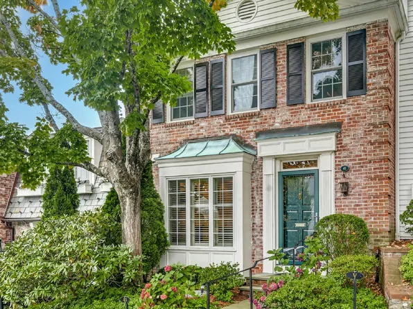 312 Elm Street APT 41, New Canaan, CT 06840