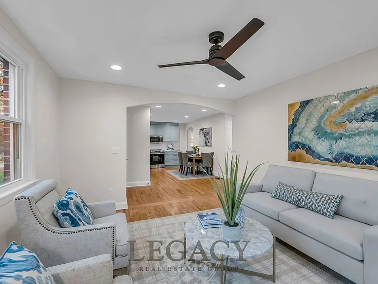 719 Woodmere Dr — Photo 3