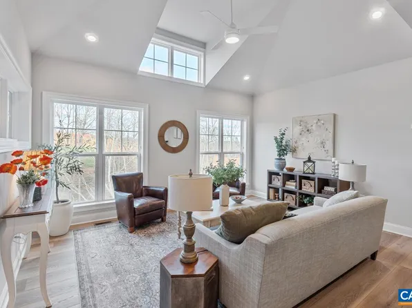 2010 Larkin Ln, Crozet, VA 22932