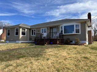 31 Lloyd Rd, Waterford, CT 06385