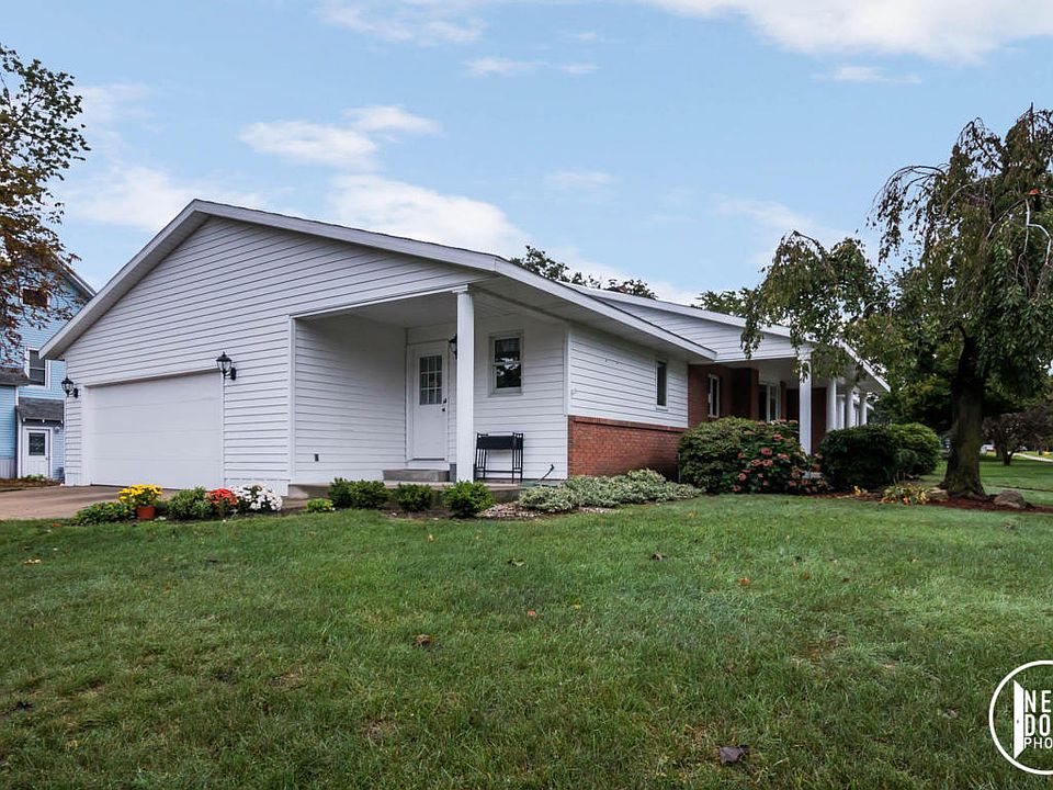 1st image of 607 Van Raalte Ave