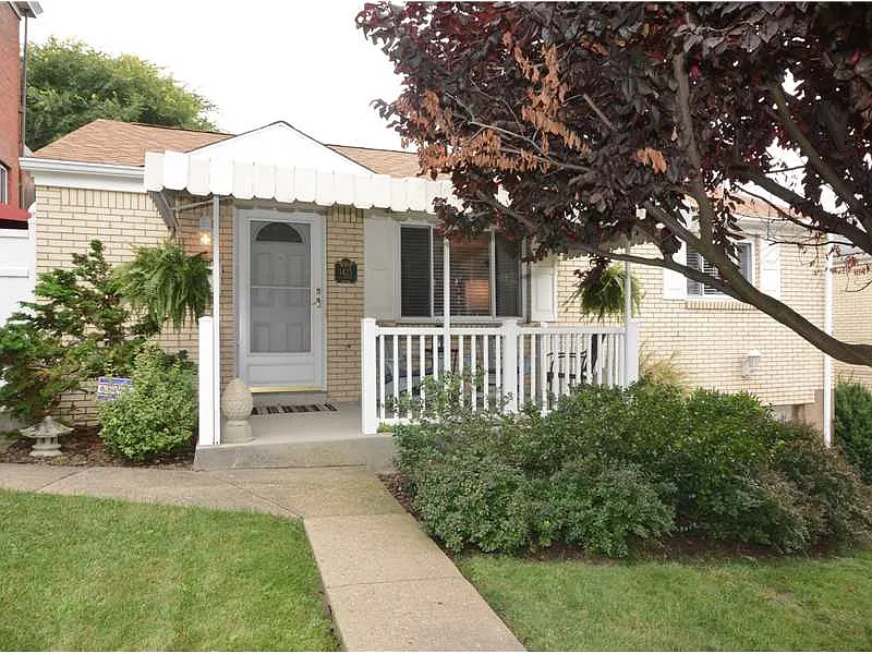 1425 Fallowfield Ave photo 1