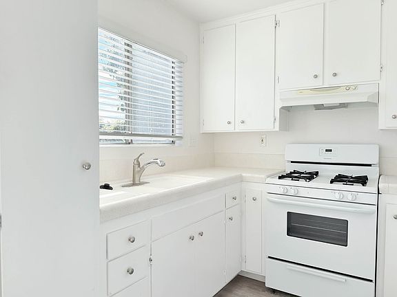 2nd image of 4639 Iowa St APT 7