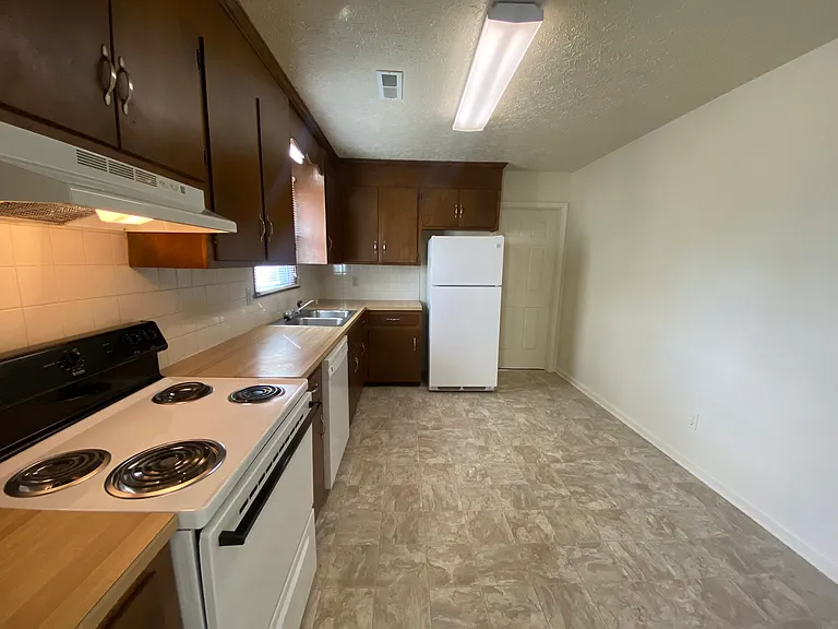Beechwood Apartments — Photo 9