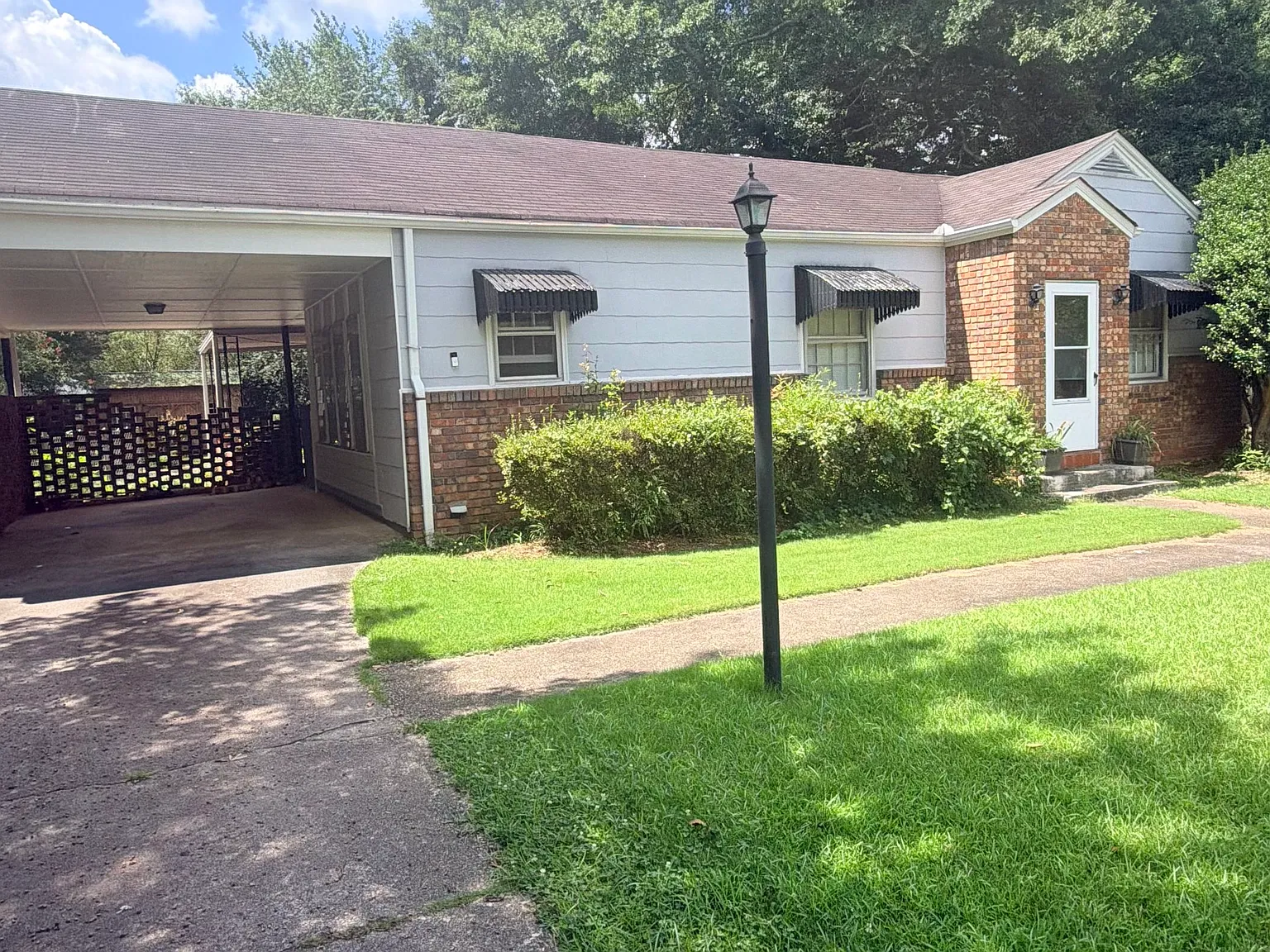 710 Longview St — Photo 1